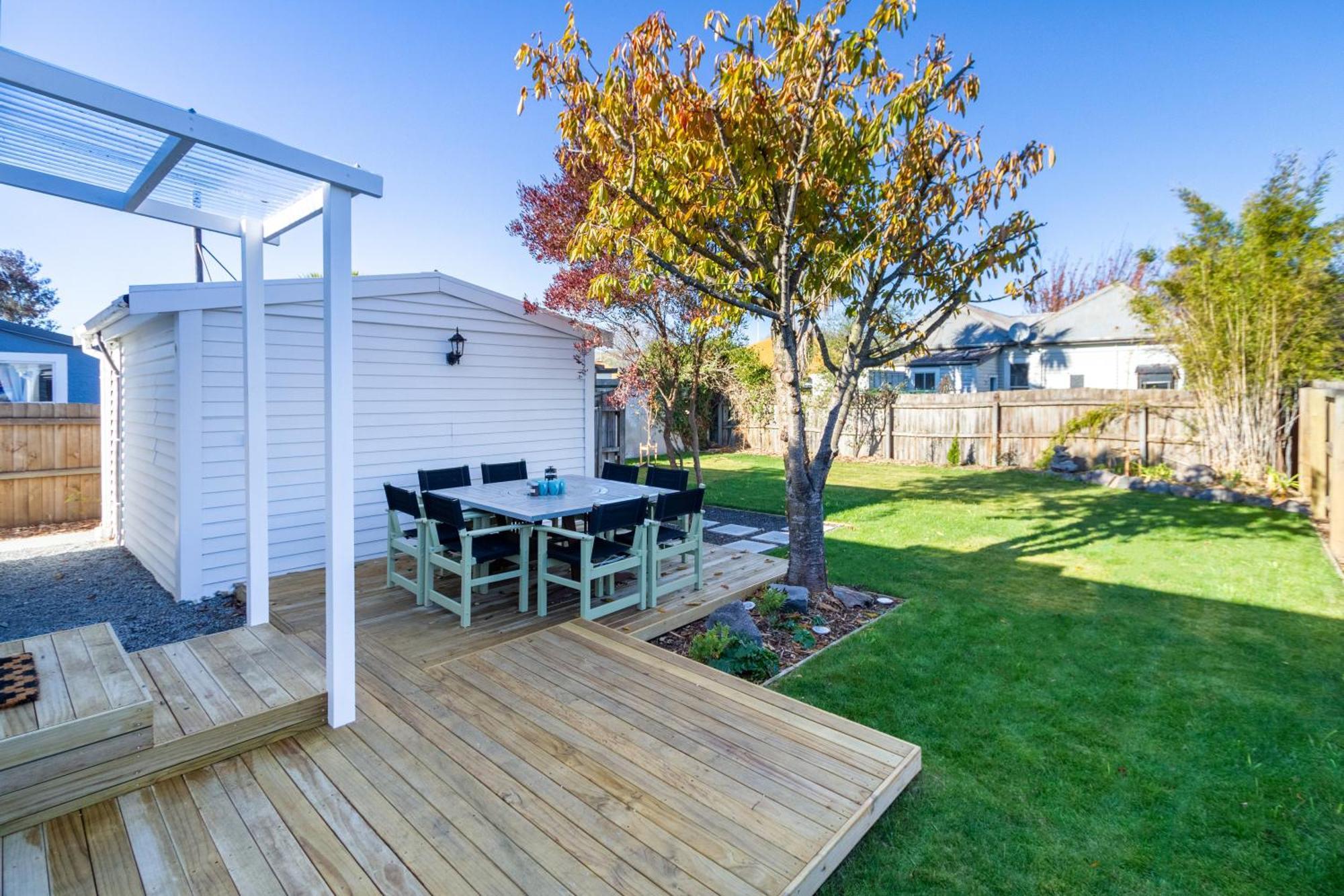 Charming 3 Bedroom Home Near Christchurch City Exterior photo